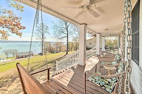 Country-chic Home w/ Fire Pit, Steps to Lake!