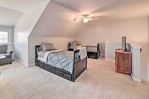 Country-chic Home w/ Fire Pit, Steps to Lake!