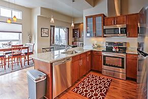 Breezy Lake Chelan Condo w/ Pool & Hot Tub Access!
