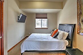 Breezy Lake Chelan Condo w/ Pool & Hot Tub Access!