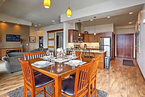 Breezy Lake Chelan Condo w/ Pool & Hot Tub Access!