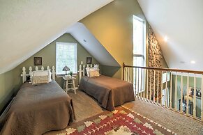 Lakefront Blue Eye Cottage w/ Hot Tub & Fire Pit!