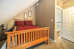 Lakefront Blue Eye Cottage w/ Hot Tub & Fire Pit!