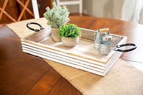 Single-story Manchester Home Close to Parks!