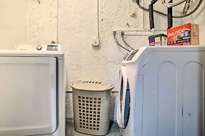 Lovely Lauderhill Retreat < 12 Mi to Beach!