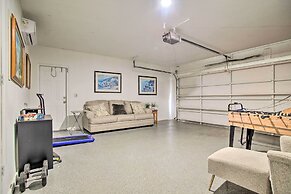 Lovely Lauderhill Retreat < 12 Mi to Beach!