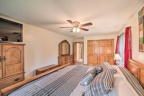 Kayaks & Boat Dock: Waterfront Home in Grove