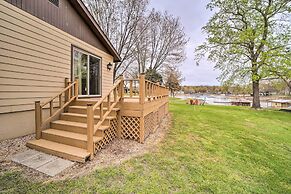 Kayaks & Boat Dock: Waterfront Home in Grove