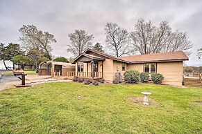 Kayaks & Boat Dock: Waterfront Home in Grove