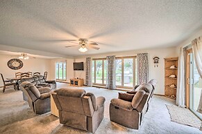 Kayaks & Boat Dock: Waterfront Home in Grove
