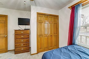 Kayaks & Boat Dock: Waterfront Home in Grove