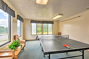 Timberbrook Village Condo: Community Pool, Hot Tub