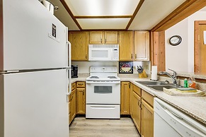 Timberbrook Village Condo: Community Pool, Hot Tub