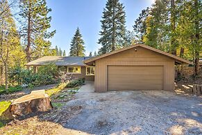 Furnished Deck & Fire Pit: Sherwood Forest Cabin