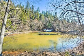 Furnished Deck & Fire Pit: Sherwood Forest Cabin