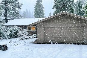 Furnished Deck & Fire Pit: Sherwood Forest Cabin