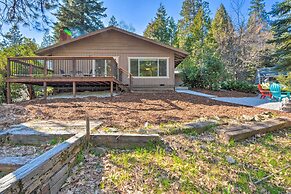 Furnished Deck & Fire Pit: Sherwood Forest Cabin