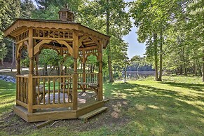 Deep Gap Cabin w/ Private Deck & Community Perks!