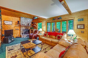 Deep Gap Cabin w/ Private Deck & Community Perks!