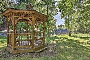 Deep Gap Cabin w/ Private Deck & Community Perks!