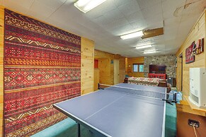Deep Gap Cabin w/ Private Deck & Community Perks!