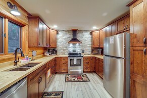 Deep Gap Cabin w/ Private Deck & Community Perks!