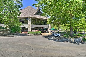 Screened Deck: Cozy Branson West Cabin!