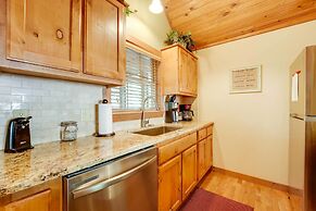 Screened Deck: Cozy Branson West Cabin!