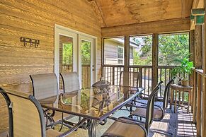 Screened Deck: Cozy Branson West Cabin!
