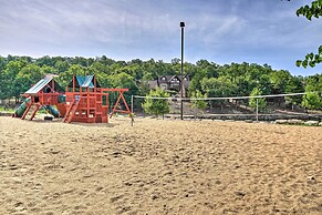 Screened Deck: Cozy Branson West Cabin!