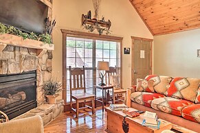 Screened Deck: Cozy Branson West Cabin!