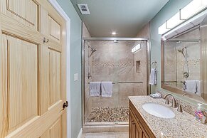 Cozy Pine Mountain Club Cabin w/ Large Deck