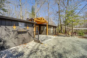 Near Lake + Trails: Rustic Newland Cabin w/ Deck!