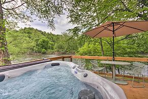 Waterfront Cabin w/ Hot Tub on Tuckasegee River!