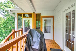 Lake Cumberland Retreat w/ Deck & Views!