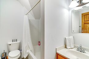 Lake Cumberland Retreat w/ Deck & Views!