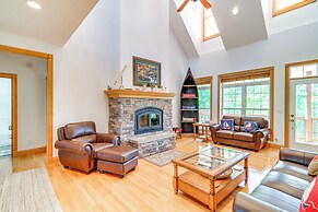 Lake Cumberland Retreat w/ Deck & Views!