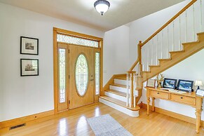 Lake Cumberland Retreat w/ Deck & Views!