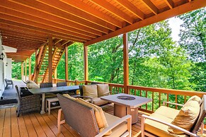 Lake Cumberland Retreat w/ Deck & Views!
