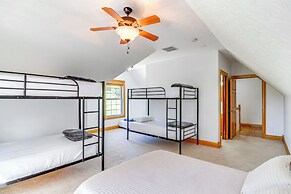 Lake Cumberland Retreat w/ Deck & Views!