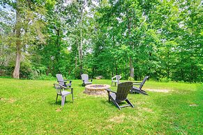 Lake Cumberland Retreat w/ Deck & Views!