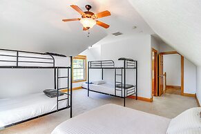 Lake Cumberland Retreat w/ Deck & Views!