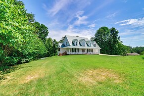 Lake Cumberland Retreat w/ Deck & Views!