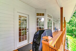 Lake Cumberland Retreat w/ Deck & Views!