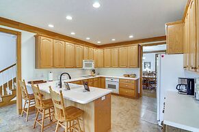 Lake Cumberland Retreat w/ Deck & Views!