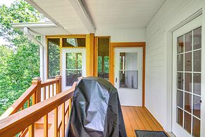 Lake Cumberland Retreat w/ Deck & Views!