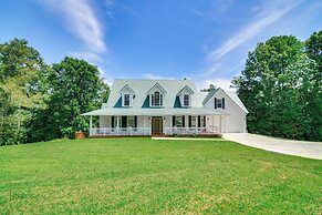 Large Lake Cumberland Retreat w/ Deck Views!