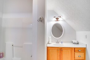 Lake Cumberland Retreat w/ Deck & Views!