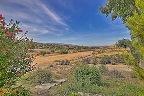 Spacious & Private Wine Country Villa w/ View