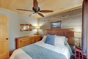 Lakefront Cottage w/ Deck Near Indiana Beach!